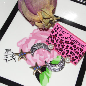 NEW BETSEY JOHNSON FASHION JEWELRY POST EARRINGS ~